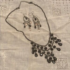 Black Earring and Necklace🤎
